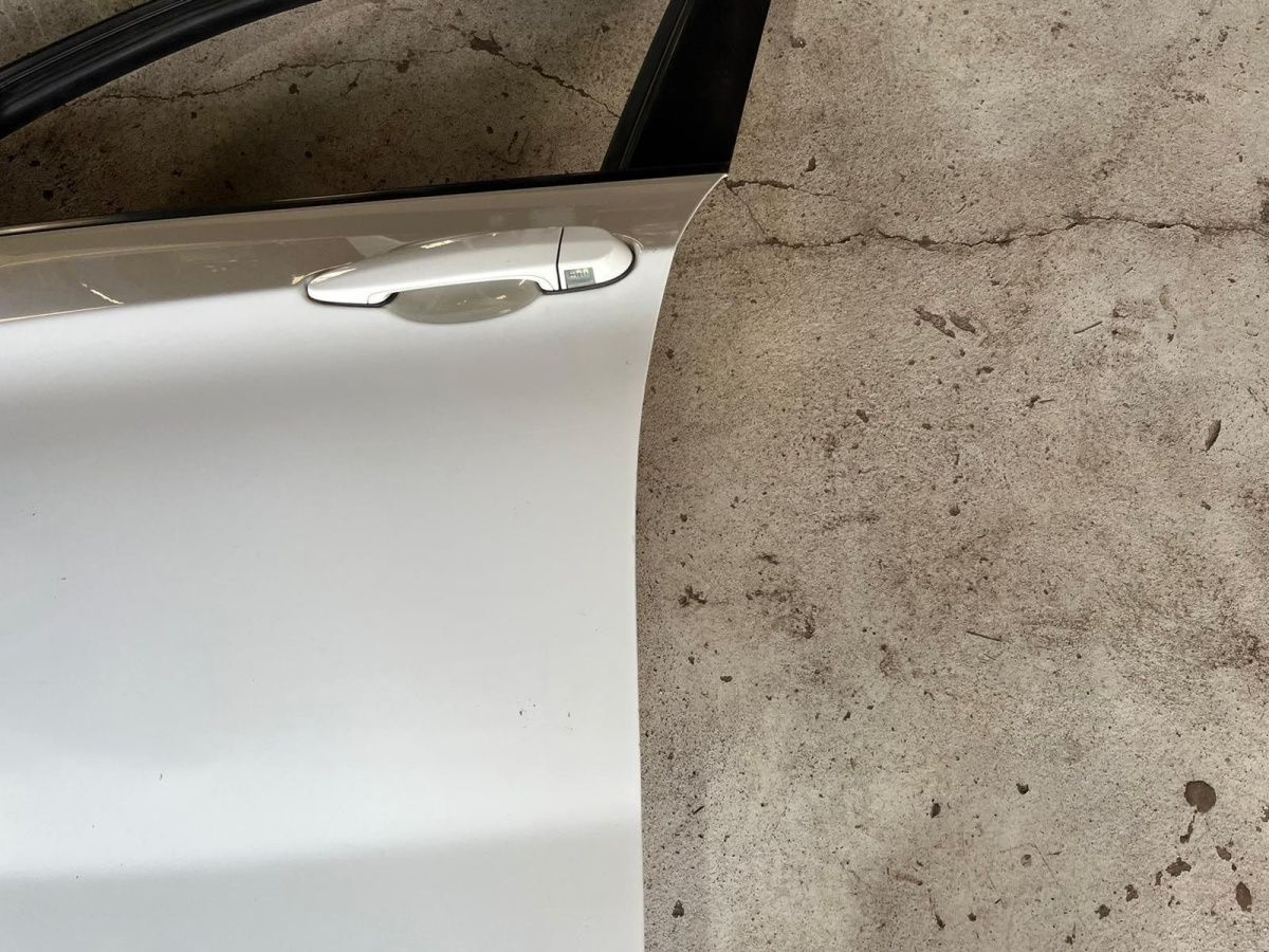 BMW Original E84 X1VFL FL Tür vorne Links oder Rechts Top Zustand
