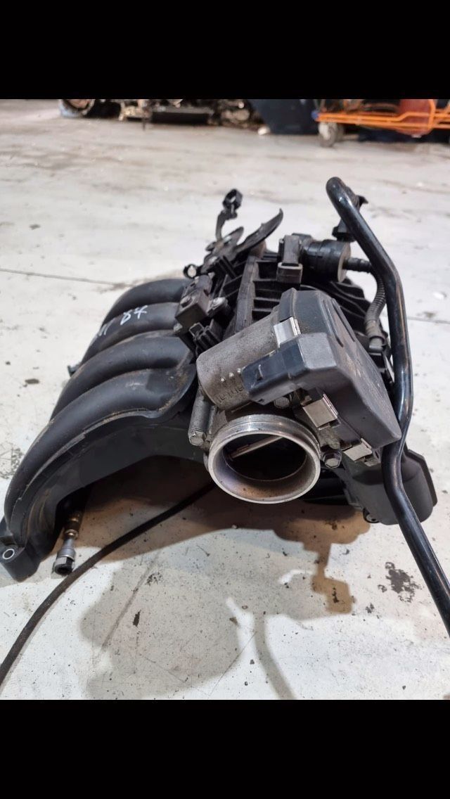 BMW E81 E88 Ansaugkrümmer Krümmer