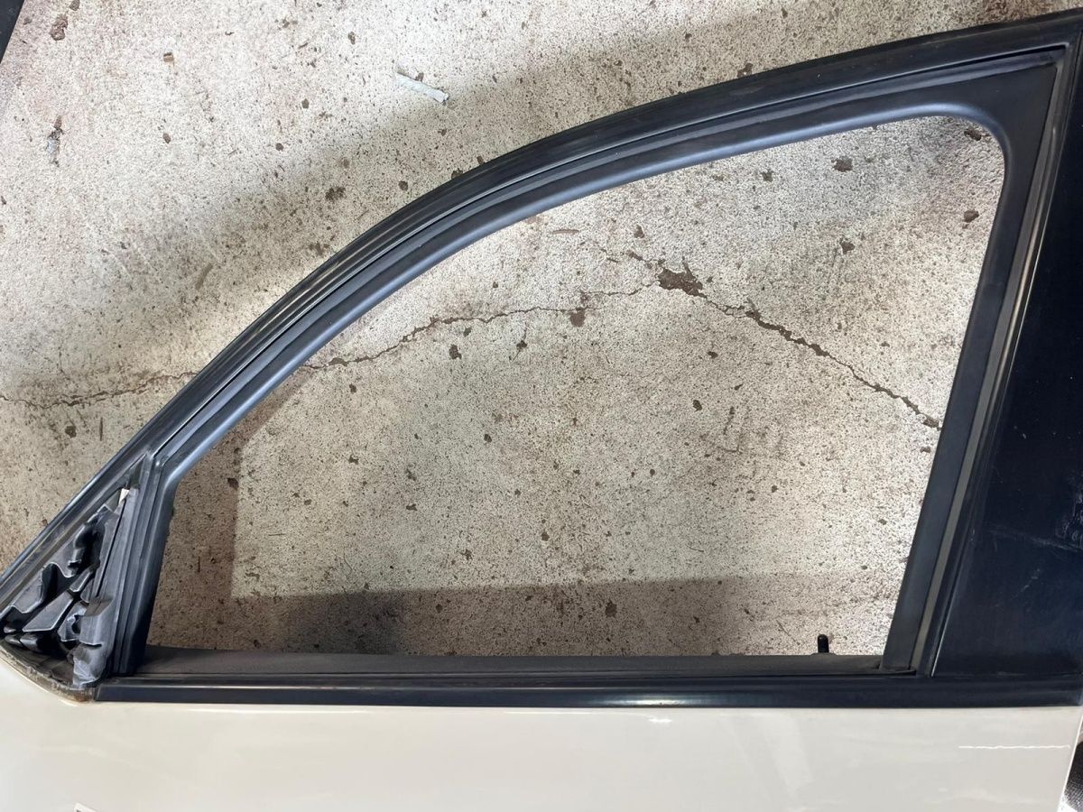 BMW Original E84 X1VFL FL Tür vorne Links oder Rechts Top Zustand