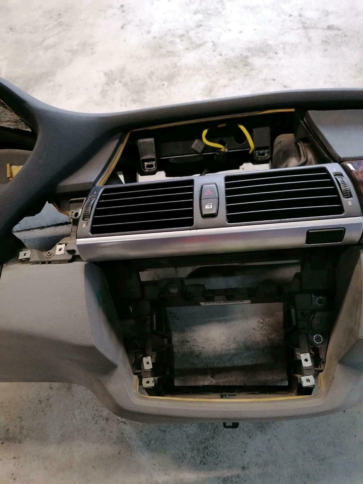 BMW Original Armaturenbrett für X5, X6 in Top Zustand.
