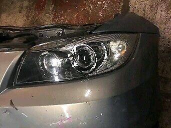BMW E90 mit Xenon Scheinwerfer Stoßstange