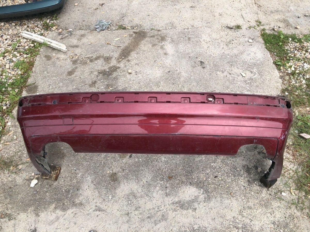 BMW 3er E36 Stoßstange hinten 1.960718 Touring Limousine Cabrio C