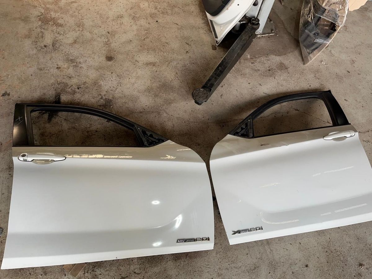 BMW Original E84 X1VFL FL Tür vorne Links oder Rechts Top Zustand