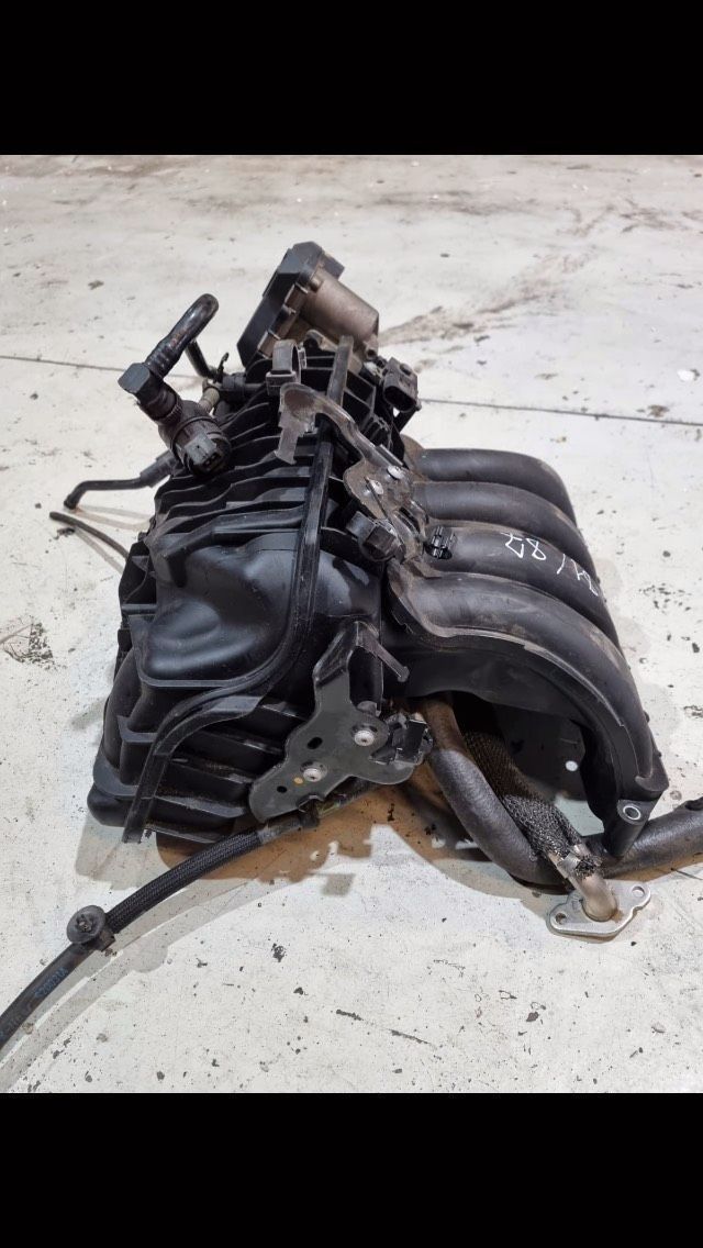 BMW E81 E88 Ansaugkrümmer Krümmer
