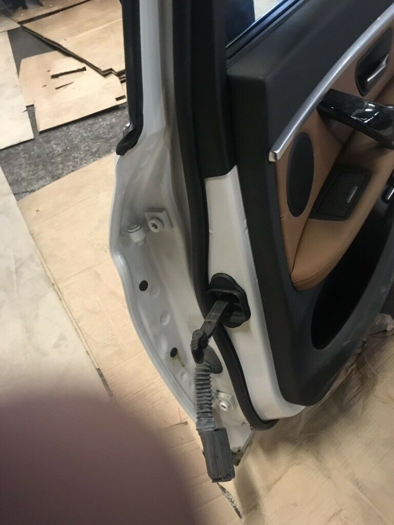 BMW Original F35 Hinten L Tür in Weiß Komplett Top Zustand.