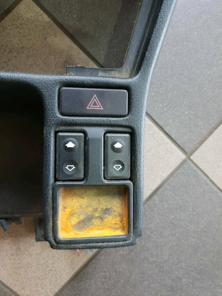 BMW Original E32 E34 Mittelkonsolle mit Fensterschalter