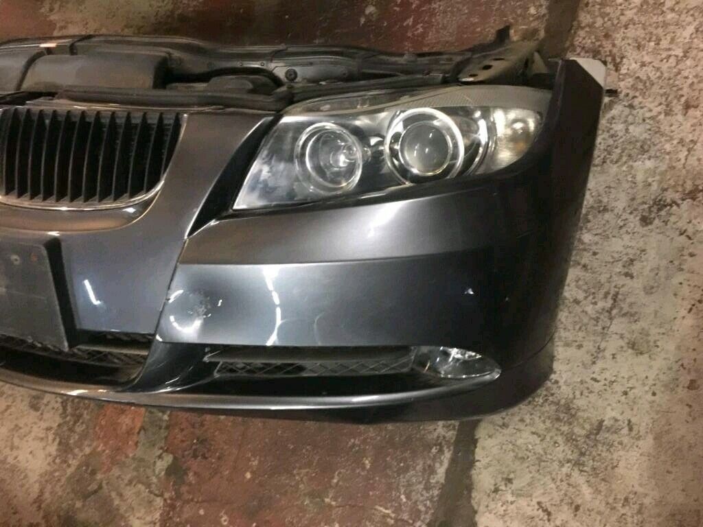 BMW E90 mit Xenon Scheinwerfer Stoßstange