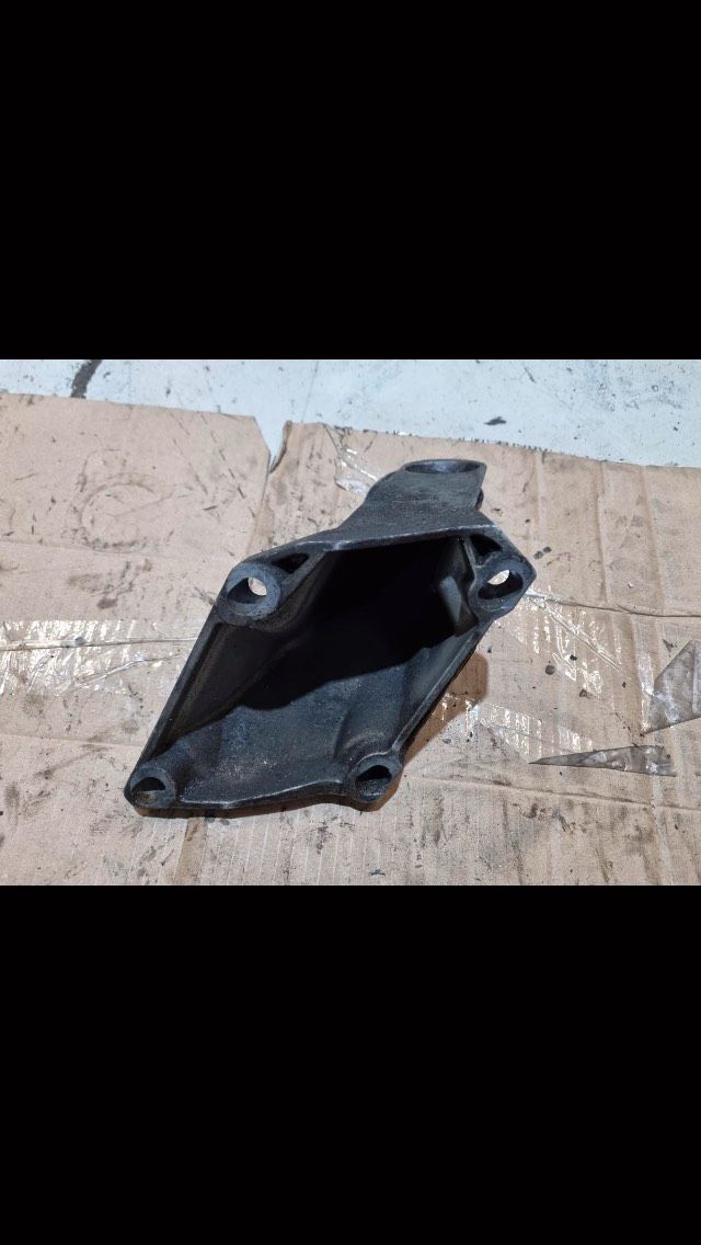 BMW E60 Motorhalterung Halterung