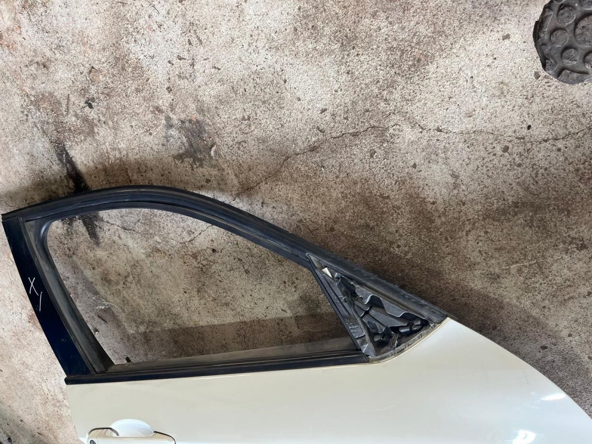 BMW Original E84 X1VFL FL Tür vorne Links oder Rechts Top Zustand