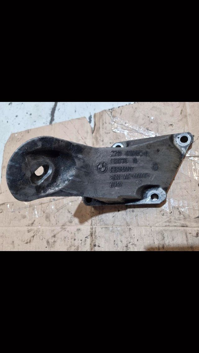 BMW E60 Motorhalterung Halterung