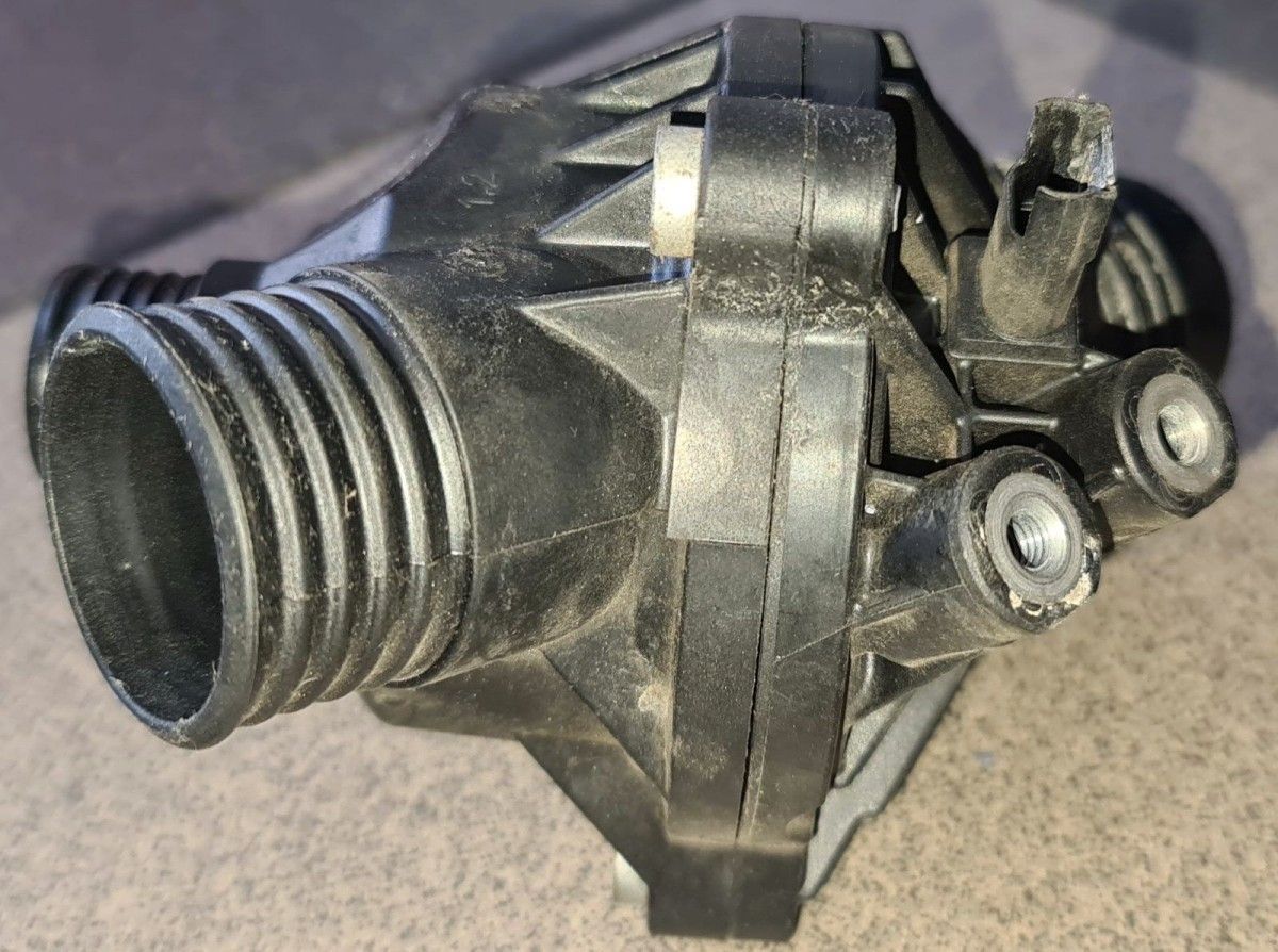 BMW Original E60 E61 E90 Thermostat