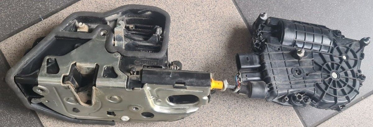 BMW Original E70 X5 Türschloss Softclose Hinten Links