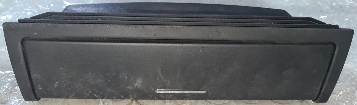 BMW original E46 storage compartment in the center console