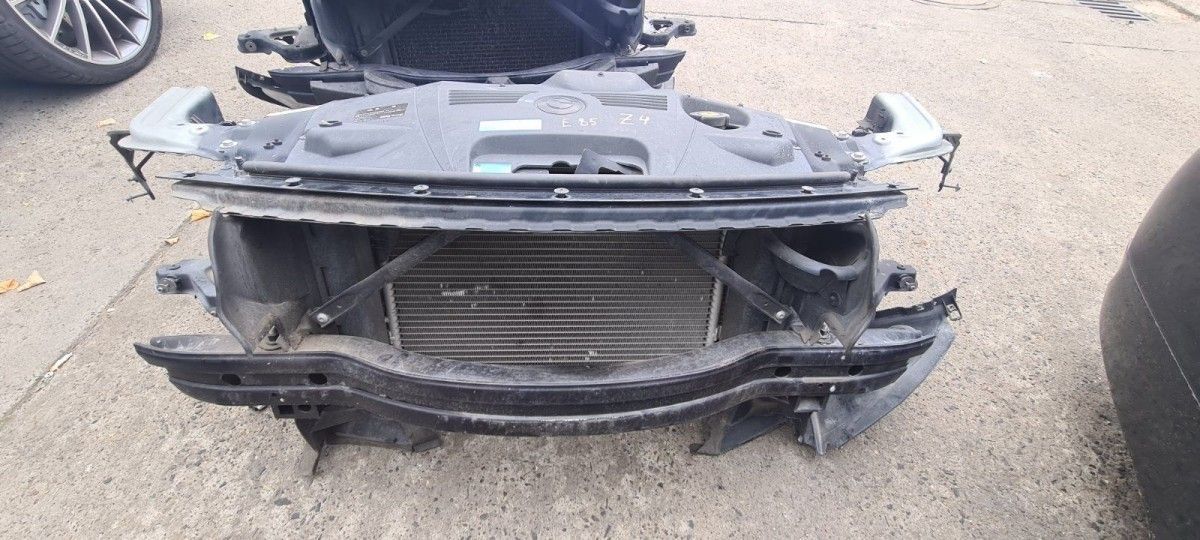 BMW original E85 Z4 lock carrier complete with radiator package