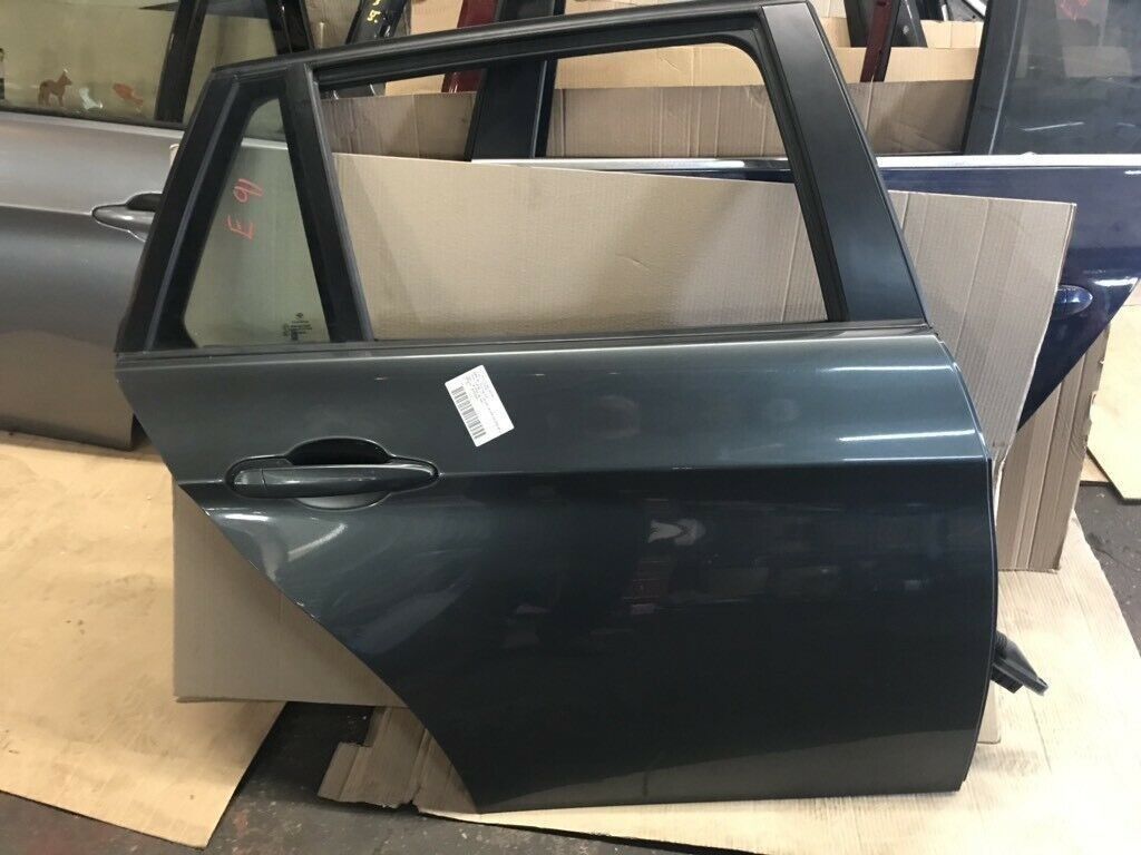 BMW original E91 rear R door in top condition, easy to install