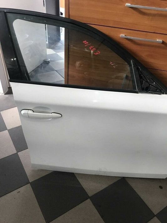 BMW original E87/E88 front R door in white color, top condition, , .