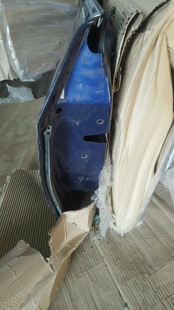 BMW original E92 E93 door driver's side complete with blue door handle