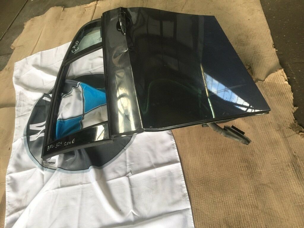 BMW original E90 rear left door complete with door handle