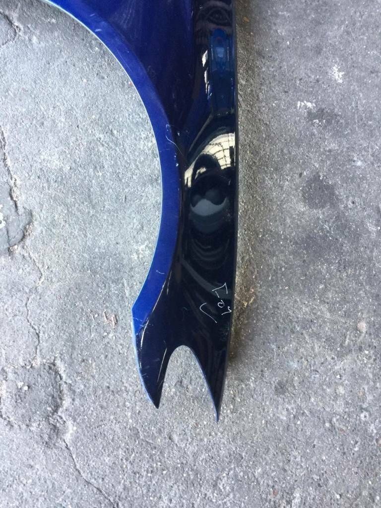 BMW original F10 front right fender in blue, top condition