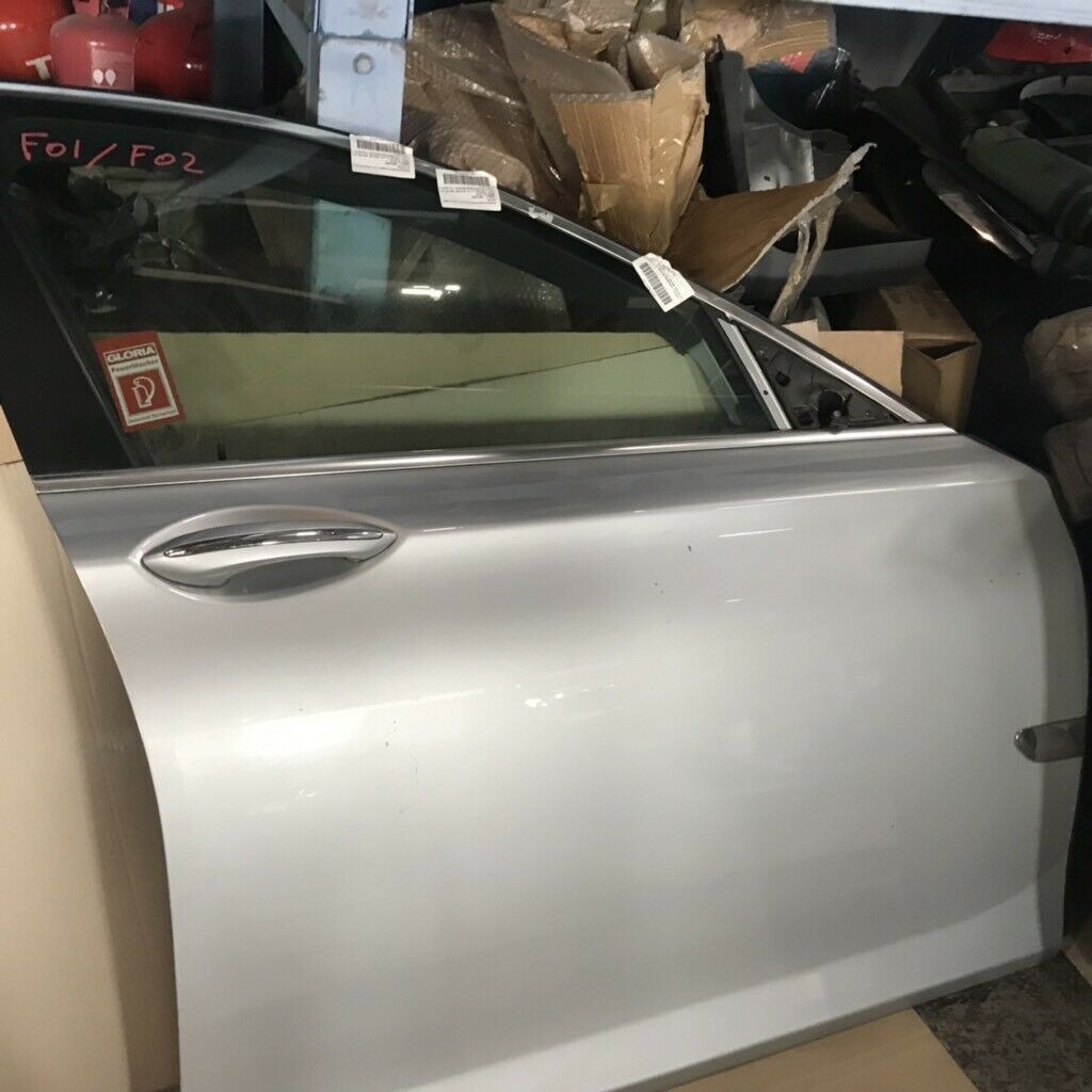 BMW original F01/F02 front R door complete, top condition, in white