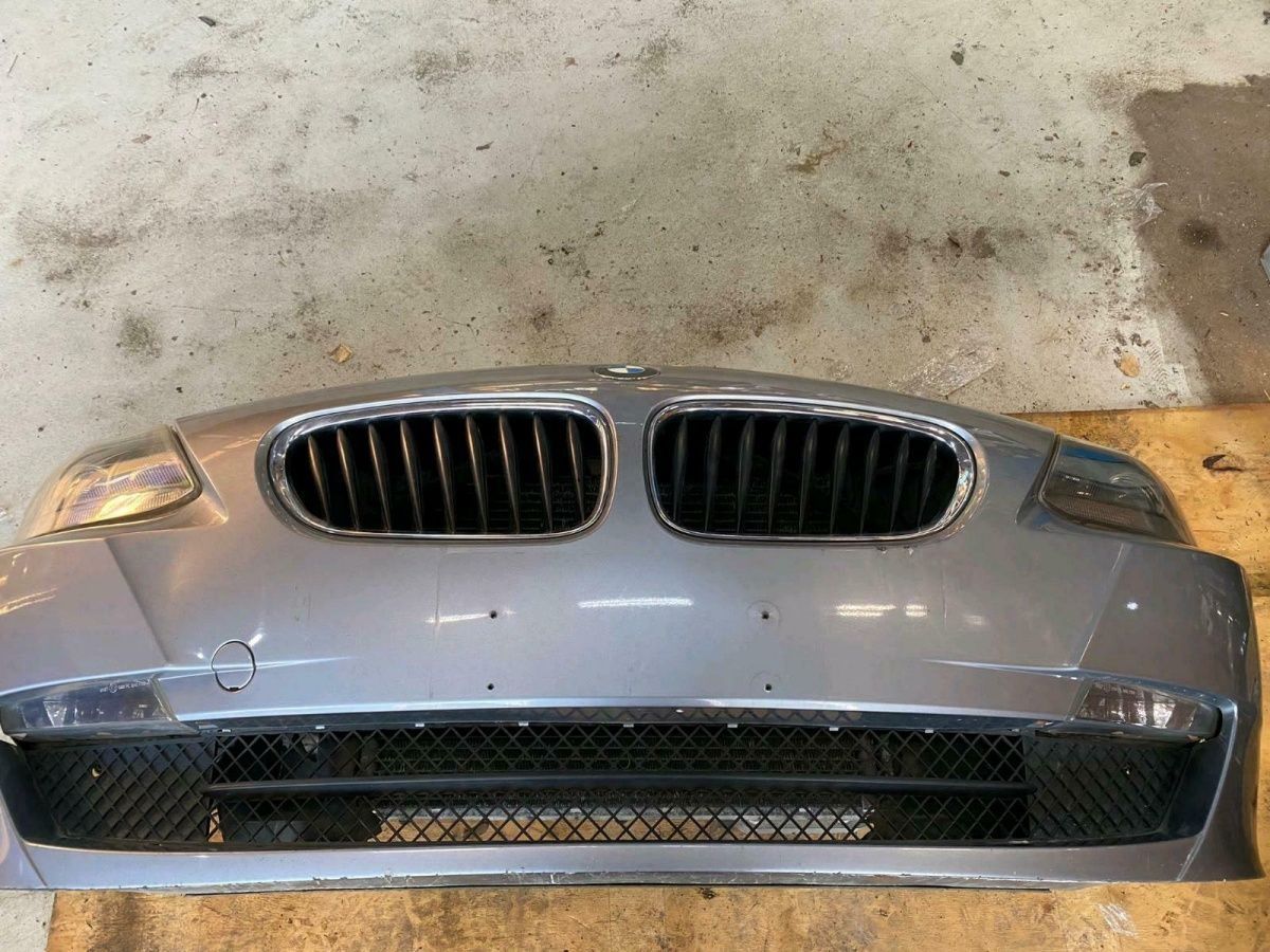 BMW Z4 E85 headlight bumper radiator lock carrier