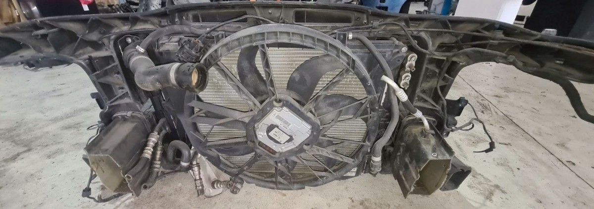 BMW original E90 lock carrier complete with radiator package