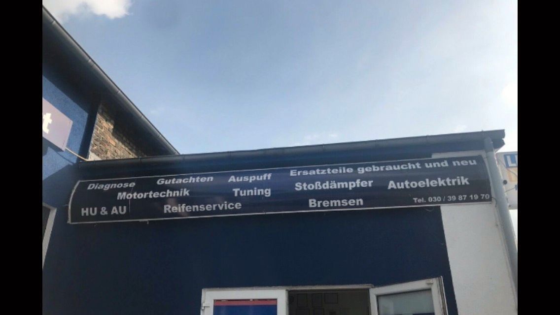 Werkstatt PKW Fahrzeug Reparatur Auto