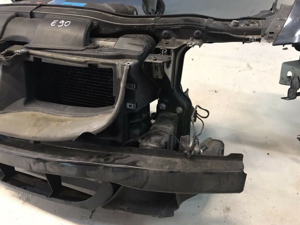 BMW Original 3 Series E90/E91 lock carrier without radiator package