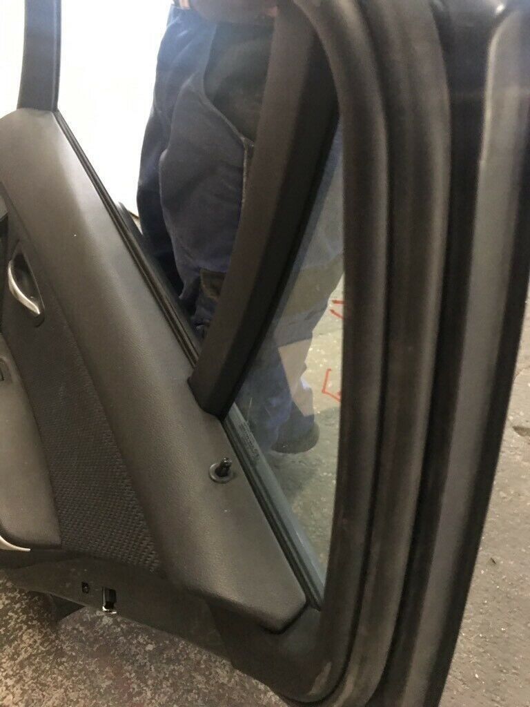 BMW original E91 rear R door in top condition, easy to install