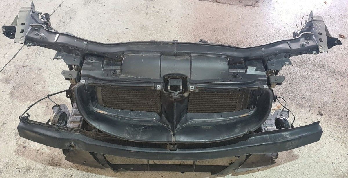 BMW original E90 lock carrier complete with radiator package