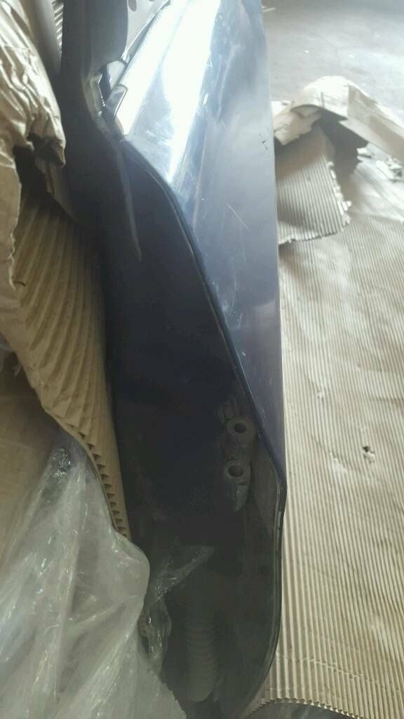 BMW original E92 E93 door driver's side complete with blue door handle