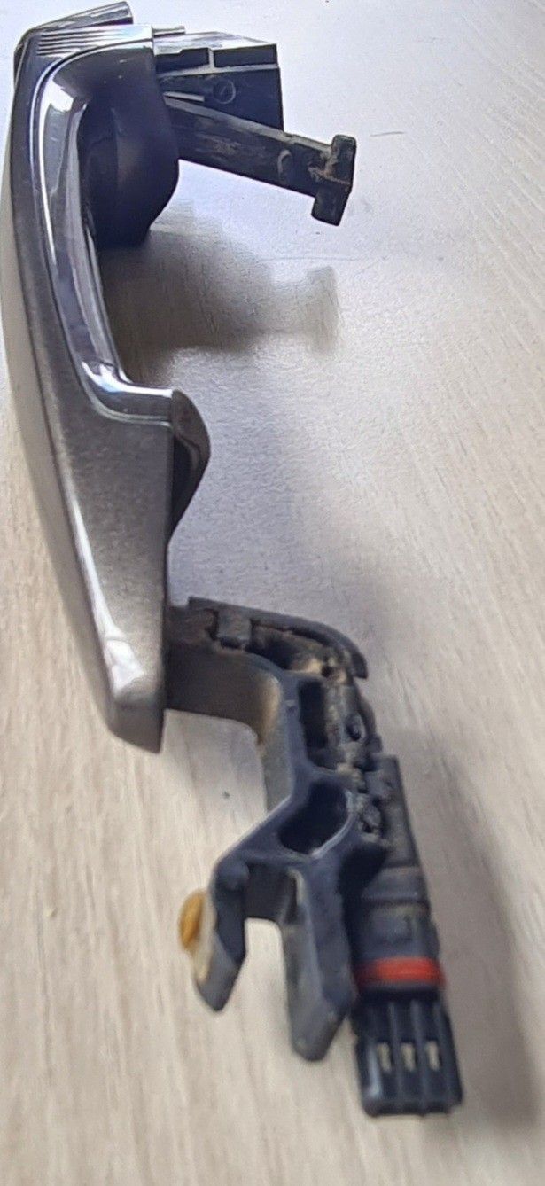 BMW door handle E70 X5 soft close handle front right