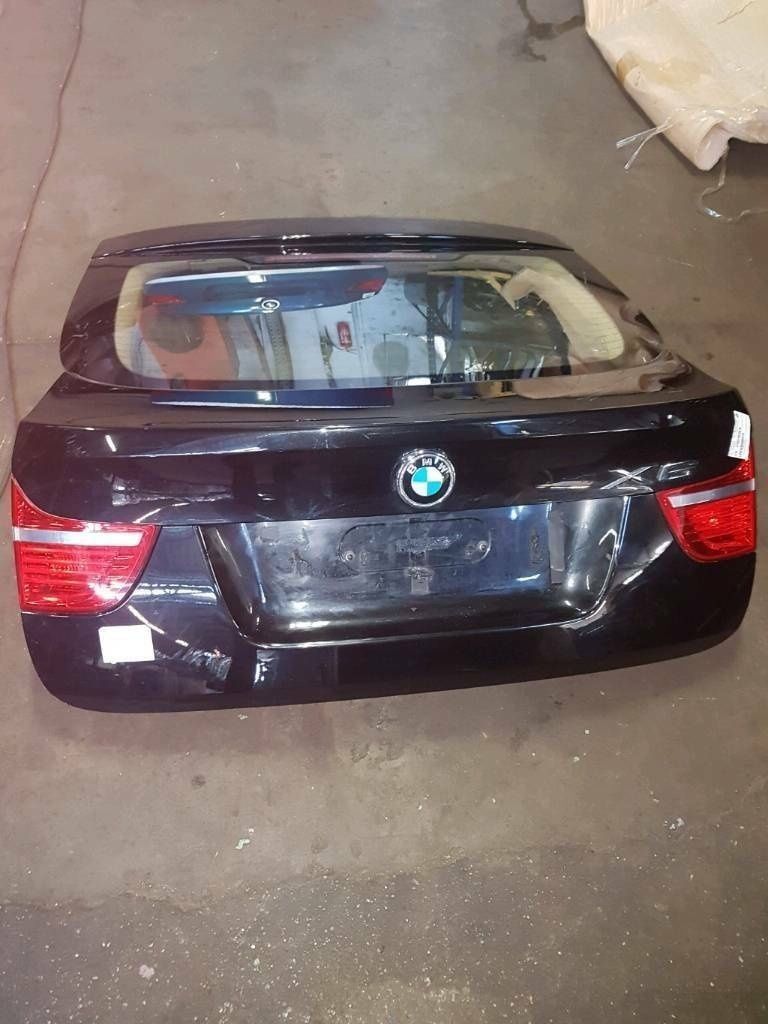 BMW E71 X6 tailgate with window and taillight and trim