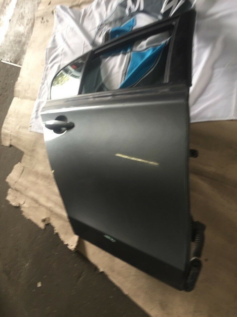 Bmw E90 rear right door complete with door handle