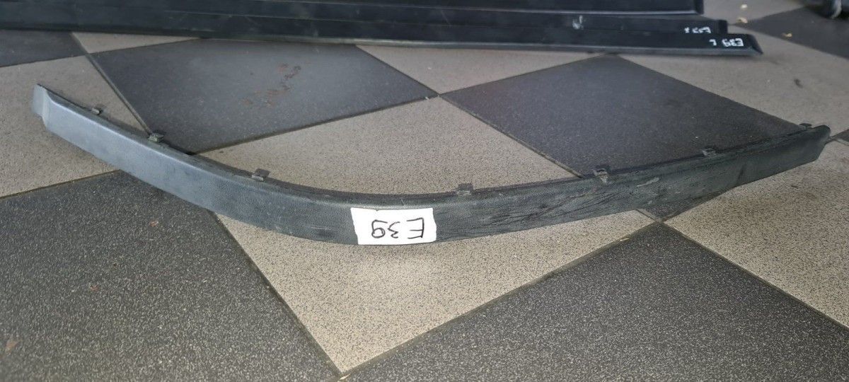 BMW original E39 bumper strip, front left