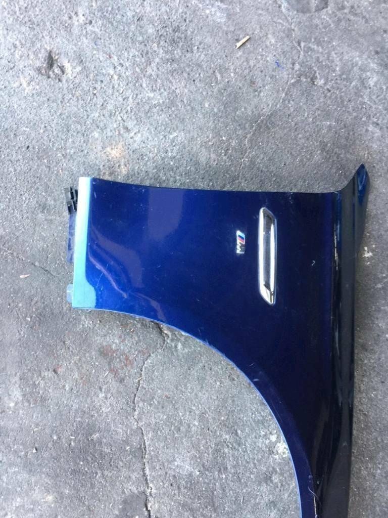 BMW original F10 front right fender in blue, top condition