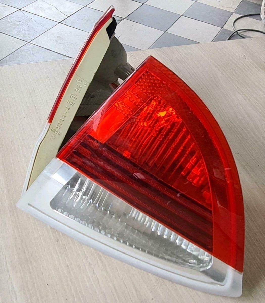 BMW original E90 tailgate taillight LED right or left