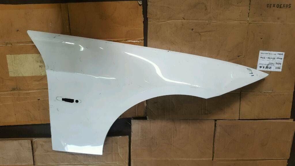 BMW original E91 fender right in good condition