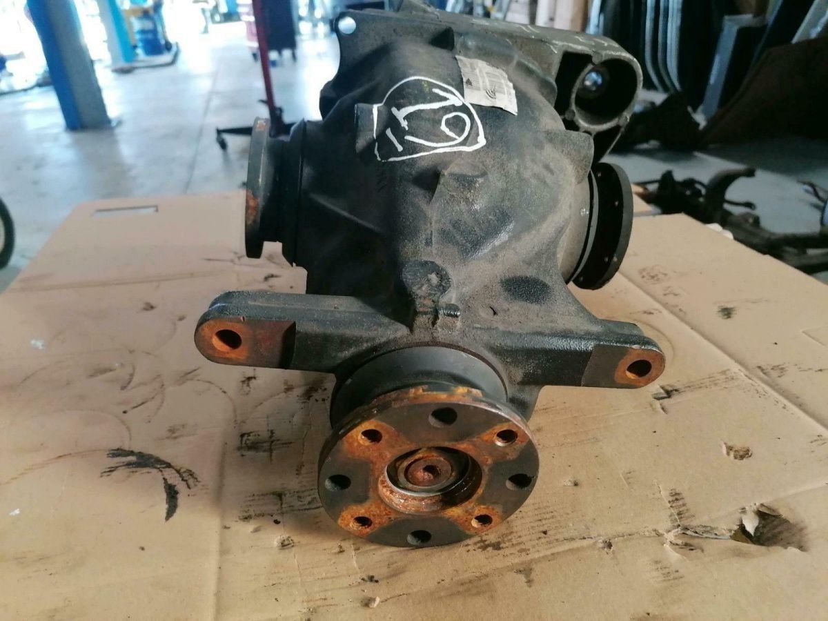 Original BMW E90 E91 Differential Aufsatz 3,91 Top Zustand