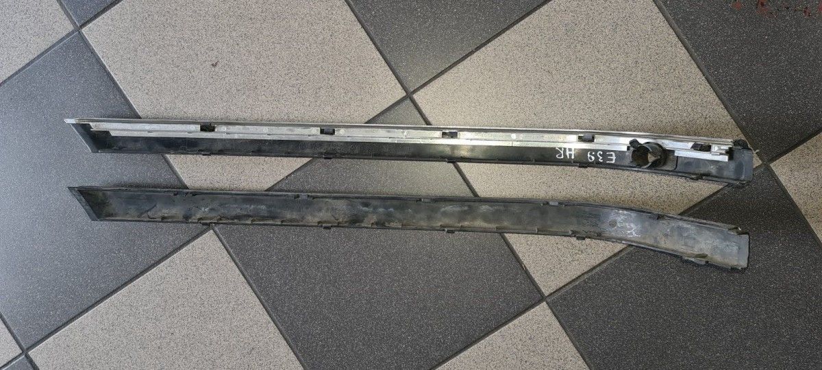 BMW original E39 bumper strip, rear right