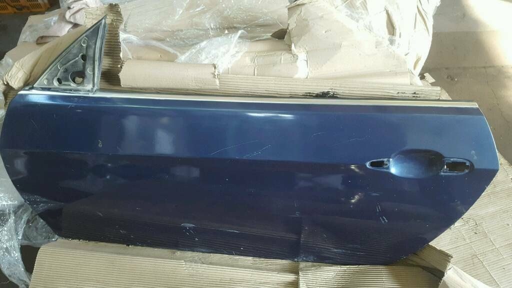 BMW original E92 E93 door driver's side complete with blue door handle