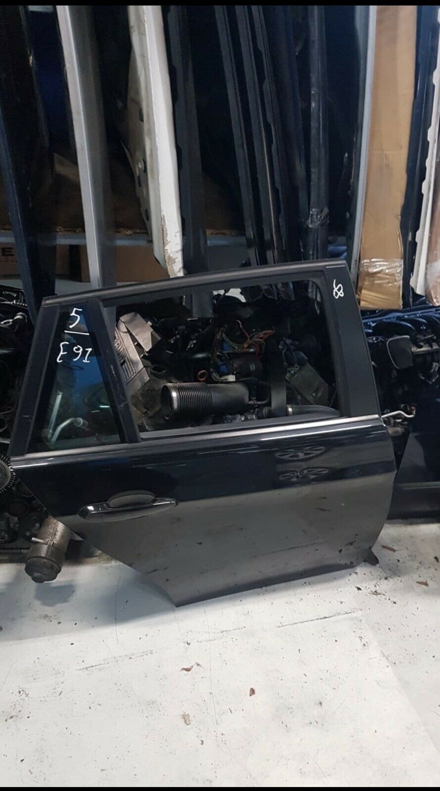 BMW E91 Hinter Tür rechts in sehr gut Zustand .
