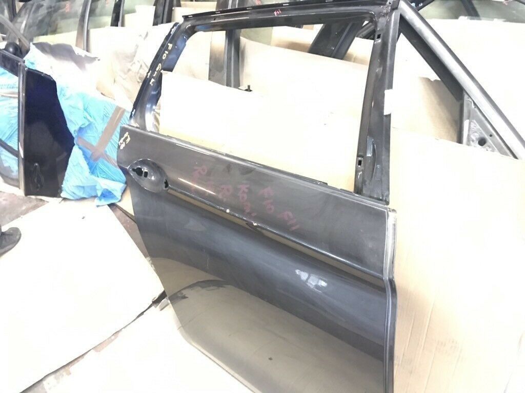 BMW original F10, F11 station wagon rear R door in black, top condition