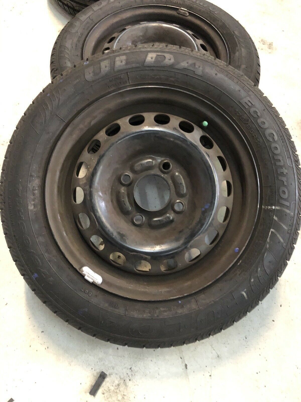 Reifen und Stahlfelgen 275/65R14 82T