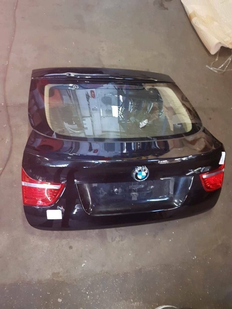 BMW E71 X6 tailgate with window and taillight and trim