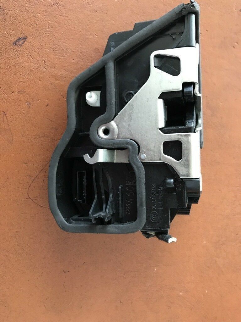 BMW 1 Series 3 Series 4 Series 5 Series 7 Series X1 X3 X6 E and F-Series Door Lock Right