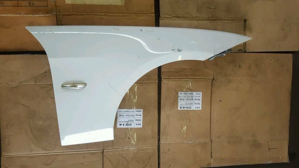 BMW original E90 fender right with indicator Alpine white