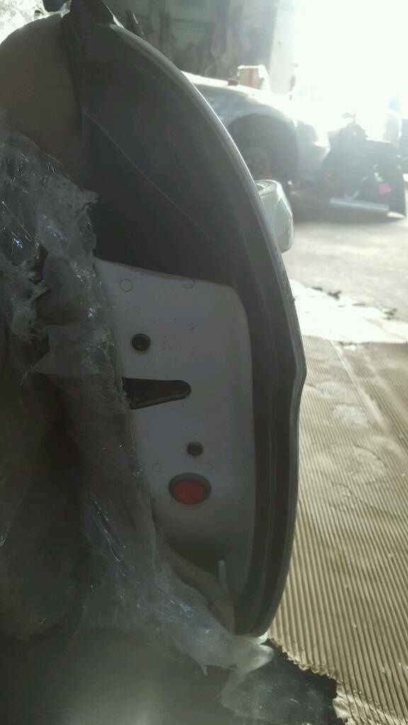 BMW original E63 E64 door passenger side completely in white