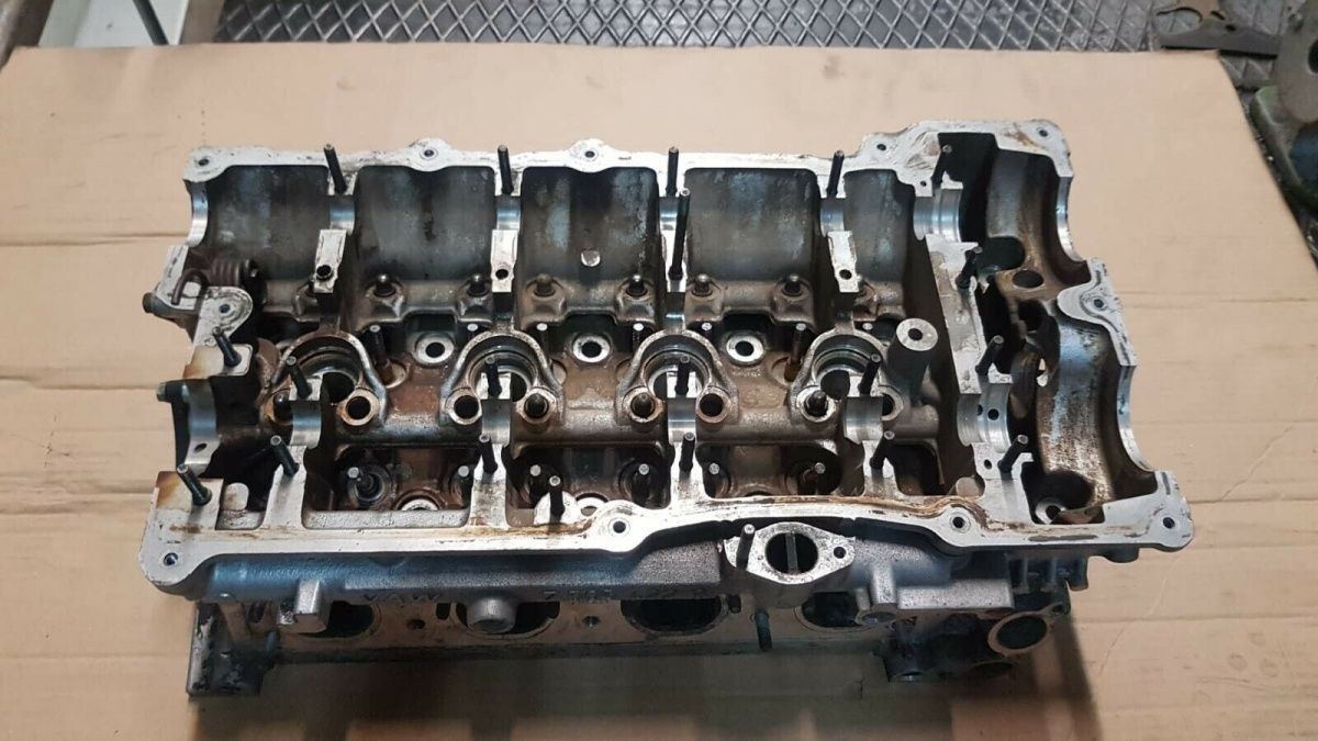 BMW original cylinder head N46 B20 75054229 BMW 3 (E90) 318I