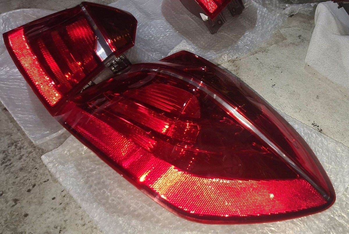 BMW Original F45 LCI Gran Tourer Heckleuchte LED NEU Rechts oder